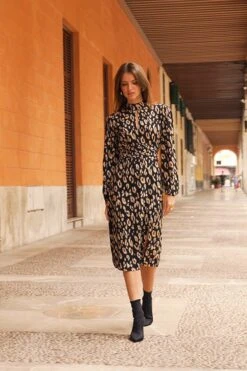 Black Animal Print Ruched Waist Keyhole Detail Midi Dress -Sosandar Fashion Store 14bdcbe83044c2d8eaa1c7109f462ff0b25cad7b