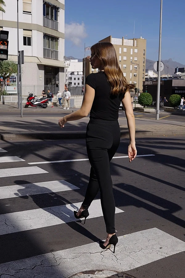 Black Body-Sculpting Bandage Leggings 7 Black Body-Sculpting Bandage Leggings - Image 5