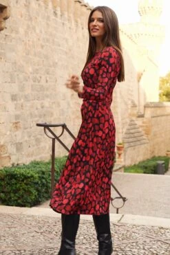 Red & Black Morocco Print Ruched Front Midi Jersey Dress -Sosandar Fashion Store 30b5aab6ce6c4b6095b0e14ebab1ea6806a0dfaf