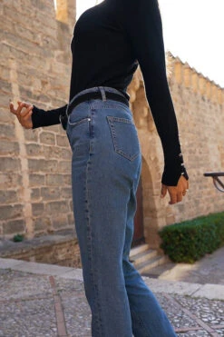 Mid Blue Straight Leg Jeans -Sosandar Fashion Store 3a48bb99018be76952a0f7f17383df9a52858f5f 1