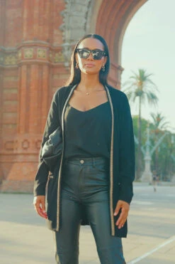 Black Longline Cardigan With Luxe Chain Trim -Sosandar Fashion Store 3b4b27029851212334493e8427f4bc31e80038c1