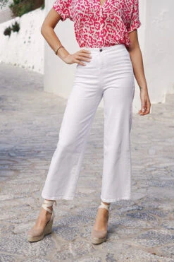 White Wide Leg Cropped Jeans 13 White Wide Leg Cropped Jeans -Sosandar Fashion Store 53194f7b5dfbb51415fc3615374fc17d368de9e9
