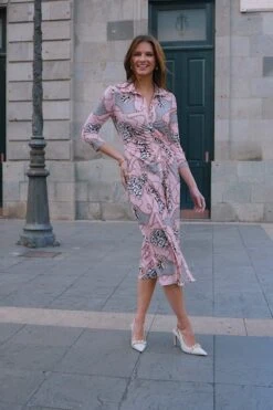 Pink WOW Print Ruched Front Shirt Dress -Sosandar Fashion Store 6177701ca13b1e0153b2262cc0a5bf9228b2ee51