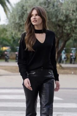 Black Keyhole Detail Fine Knit Jumper 11 Black Keyhole Detail Fine Knit Jumper -Sosandar Fashion Store 623ebdd946a0f5fc080690b60b4e4bbd219f1e70