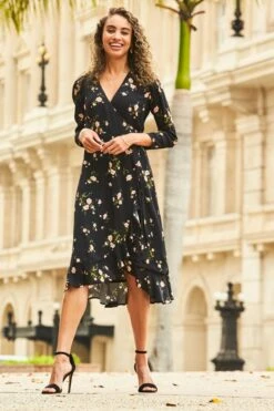 Black Floral Print Ruffle Hem Midi Wrap Dress 7 Black Floral Print Ruffle Hem Midi Wrap Dress -Sosandar Fashion Store 64 s22dw083bkfl s22ow050pk0026 013