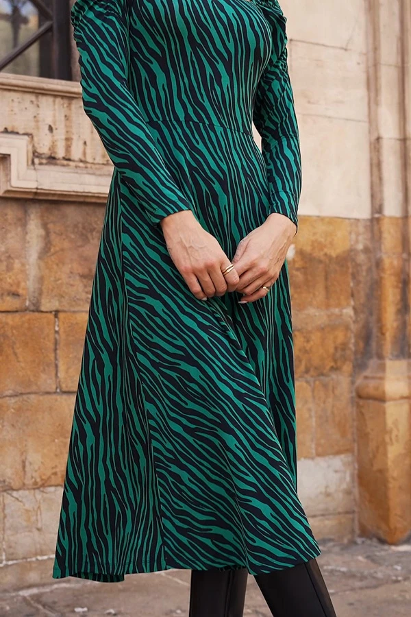 Green Animal Print Square Neck Jersey Midi Dress 7 Green Animal Print Square Neck Jersey Midi Dress - Image 5