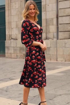 Black & Red Floral Print Jersey Midi Dress 17 Black & Red Floral Print Jersey Midi Dress -Sosandar Fashion Store 8a7c5dc967bd8381efdad042317853e3ffc4a55c