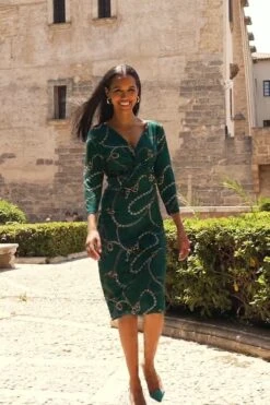 Green & Gold Chain Print Knot Front Midi Jersey Dress -Sosandar Fashion Store 8bfa87245e33ab04f254143086a755e1