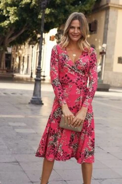 Pink WOW Print Faux Wrap Midi Jersey Dress 13 Pink WOW Print Faux Wrap Midi Jersey Dress -Sosandar Fashion Store 8ec26645d6d3b550f96ba56e77c3e7835ffdd8b3 1 1