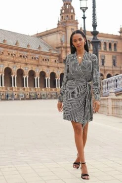 Black & White Geometric Print Wrap Dress -Sosandar Fashion Store 9fce214882ac9acec986212d2a060756e89bea90