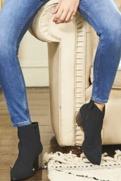 Black Metallic Heel Sock Boot 18 Black Metallic Heel Sock Boot -Sosandar Fashion Store a20fw022 crop