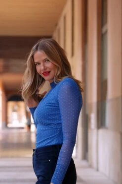 Topaz Blue Sparkle Key Hole Detail Top 13 Topaz Blue Sparkle Key Hole Detail Top -Sosandar Fashion Store a6cfb4131f458136e6f97736f442db8115254952 1