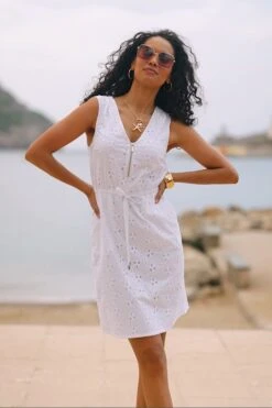 White Broderie Anglaise Zip Front Dress With Pockets -Sosandar Fashion Store b033636a5f0bc2b8457fa2176df2e77ca6c43206