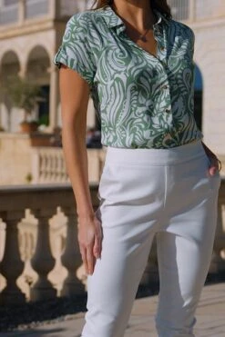 White Slim Leg Capri Trouser -Sosandar Fashion Store bd78a5eb709b496461446c4d4d726599e98d99c1