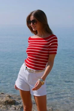 Red & White Striped Boat Neck Top -Sosandar Fashion Store c3a7ca54c392146a5efb3882f1d5df3d70a5d9c4