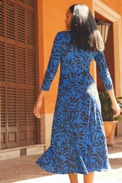 Blue & Black Floral Print Keyhole Detail Midi Jersey Dress -Sosandar Fashion Store c71ef939cadf240c94ed519003c44edfccd904ca