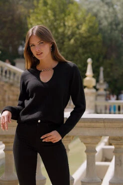 Black Gold Chain Detail Jumper 13 Black Gold Chain Detail Jumper -Sosandar Fashion Store e7750a7351a90ffc164fee147e722381498e4baf