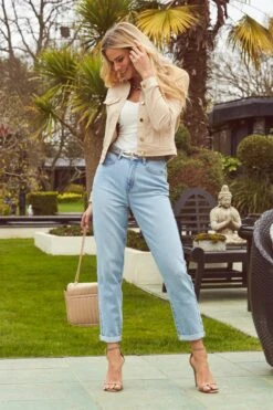 Ecru Denim Jacket With Gold Button Detail 14 Ecru Denim Jacket With Gold Button Detail -Sosandar Fashion Store s23 ss19or01eu s21bd004dm 023 2col