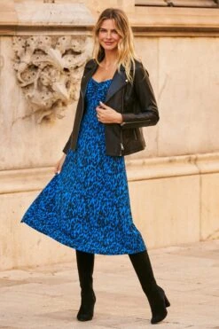 Blake Black Suede Knee High Boot -Sosandar Fashion Store web 06 a21dj024 066 2 1