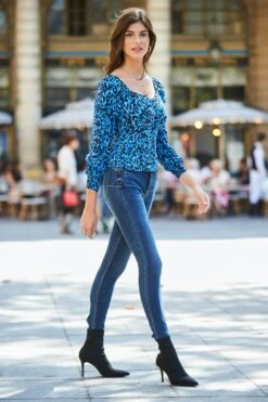 Blue Animal Print Sweetheart Neckline Top -Sosandar Fashion Store web 15 a21tw025 110