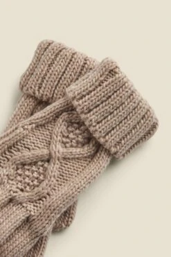 Kelly Stone Cable Knit Gloves -Sosandar Fashion Store web a21ac030ne b