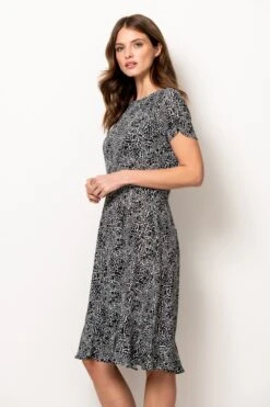 Black & White Animal Print Shift Dress 18 Black & White Animal Print Shift Dress -Sosandar Fashion Store web 01042029 sosander 565