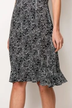 Black & White Animal Print Shift Dress 20 Black & White Animal Print Shift Dress -Sosandar Fashion Store web 01042029 sosander 572