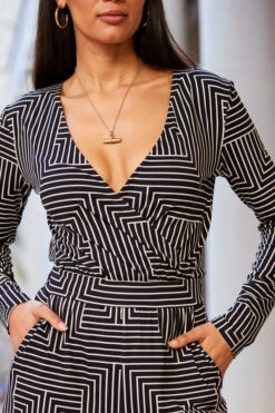 Black & White Geometric Print Wrap Front Wide Leg Jumpsuit With Pockets -Sosandar Fashion Store web 09 a20jj004nege01 119