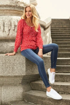 White Superga 2843 Leopard Print Panel Trainers 11 White Superga 2843 Leopard Print Panel Trainers -Sosandar Fashion Store web 210910 sosandarday5paris64721 1