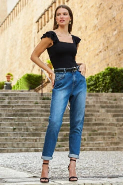 Mid Blue Slim Leg Mom Jeans 16 Mid Blue Slim Leg Mom Jeans -Sosandar Fashion Store web 22 s22tj189bk0001 s20bd004be0010 101 1