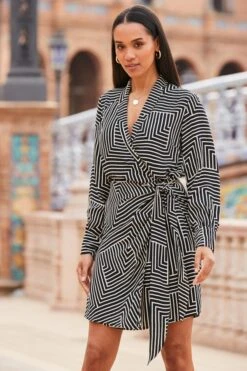 Black & White Geometric Print Wrap Dress -Sosandar Fashion Store web 2303 30 s23dw099bkge01 30 066