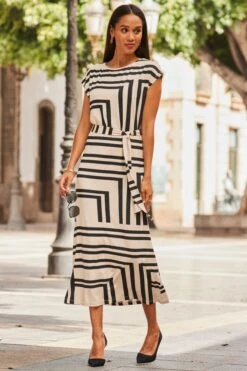 Ivory & Black Geometric Print Stretch Waist Midi Jersey Dress 10 Ivory & Black Geometric Print Stretch Waist Midi Jersey Dress -Sosandar Fashion Store web 2304 09 s21dj191bkst01 09 115