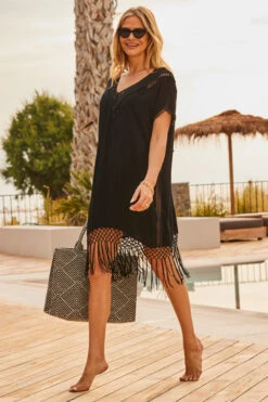 Black & White Geometric Tote Bag -Sosandar Fashion Store web 2305 04 s23rw010bk0001 04 056 1