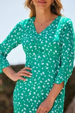 Green Fleck Print Ruched Front Fit & Flare Dress -Sosandar Fashion Store web 2306 125 s23dw088grmm01 125 248 1