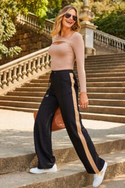 India Gold Side Stripe Detail Leather Trainers -Sosandar Fashion Store web 2307 36 s23bw052bk0001 s23tj169bn0024 36 027 2