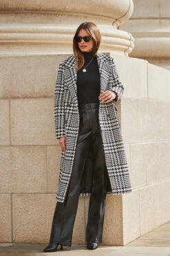 Black & White Dogtooth Print Longline Coat -Sosandar Fashion Store web 2309 103 a23ow017bkwe01 s23bp006bk0001 103 027