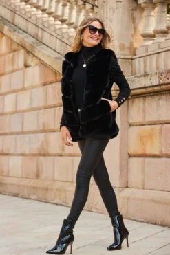 Black Patent Pointed Toe Ankle Boot -Sosandar Fashion Store web 2309 11 a23ow020bk0001 a19tk090bk0001 s21bd014bk0001 11 028 2