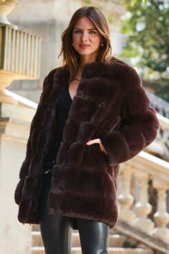 Dark Brown Faux Fur Coat -Sosandar Fashion Store web 2309 142 a23ow019pt0004 142 066