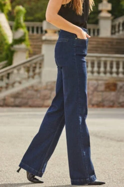 Dark Indigo Wide Leg Pintuck Jeans -Sosandar Fashion Store web 2309 18 a23tk211oe0008 a22bl004bk0001 18 207