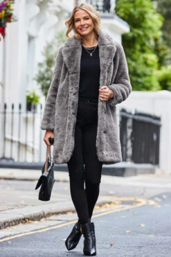 Grey Luxe Faux Fur Coat 11 Grey Luxe Faux Fur Coat -Sosandar Fashion Store web 2310 07 a23ow023gy0014 07 025 rt