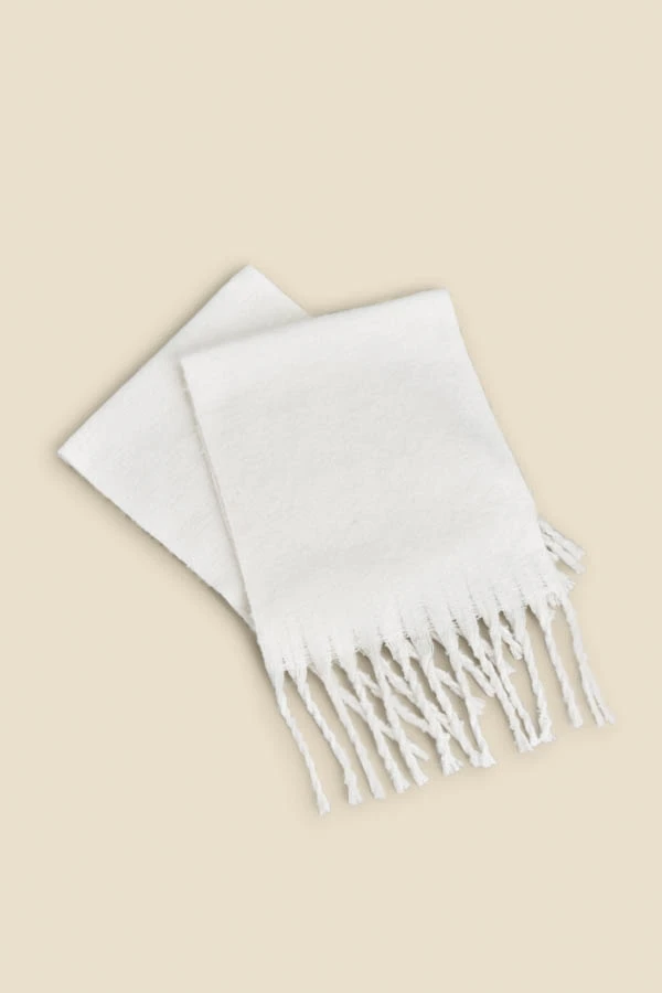 Ecru Oversized Chunky Knit Scarf 4 Ecru Oversized Chunky Knit Scarf - Image 2