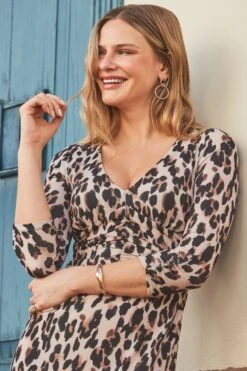 Brown Leopard Print Tiered Hem Midi Dress 9 Brown Leopard Print Tiered Hem Midi Dress -Sosandar Fashion Store web 2401 23 s24dj077bran01 23 178