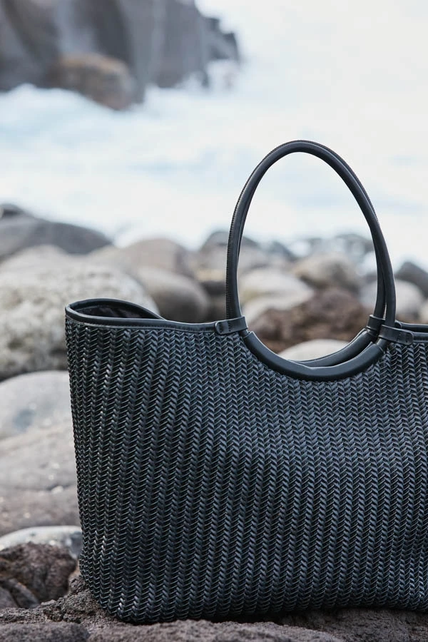 Black Faux Leather Woven Oversized Tote Bag 4 Black Faux Leather Woven Oversized Tote Bag - Image 2