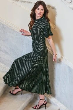 Black & Green Spot Print Keyhole Detail Jersey Dress 11 Black & Green Spot Print Keyhole Detail Jersey Dress -Sosandar Fashion Store web 2402 119 s24dj065bksp01 119 045