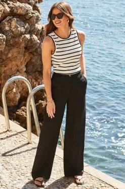 Black Linen Blend Wide Leg Trousers -Sosandar Fashion Store web 2403 04 s24bw043bk0001 04 040