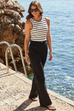 Black Linen Blend Wide Leg Trousers -Sosandar Fashion Store web 2403 04 s24bw043bk0001 04 128