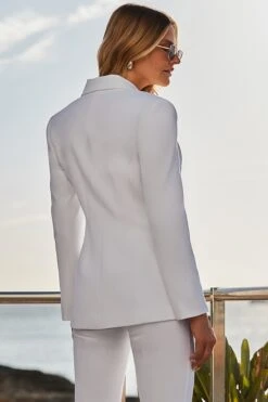 Ivory Tailored Blazer -Sosandar Fashion Store web 2406 63 s24ow111we0001 s24bw090we0001 63 146 rc 1