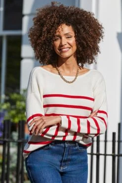 Gold Twist Chain Chunky Necklace 9 Gold Twist Chain Chunky Necklace -Sosandar Fashion Store web 2407 23 a24tk113rdwe01 s24bd038io003w 23 109 1