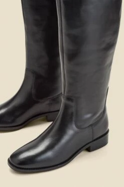 Black Square Toe Flat Leather Boots -Sosandar Fashion Store web 2407 box a24fw034bk0001 3