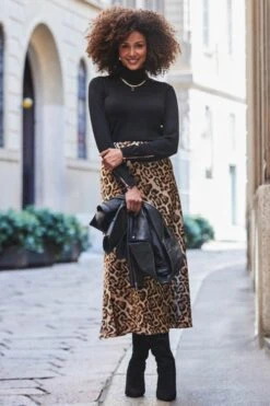 Leopard Print Satin Skirt -Sosandar Fashion Store web 2408 139 a24sw014bran01 139 014